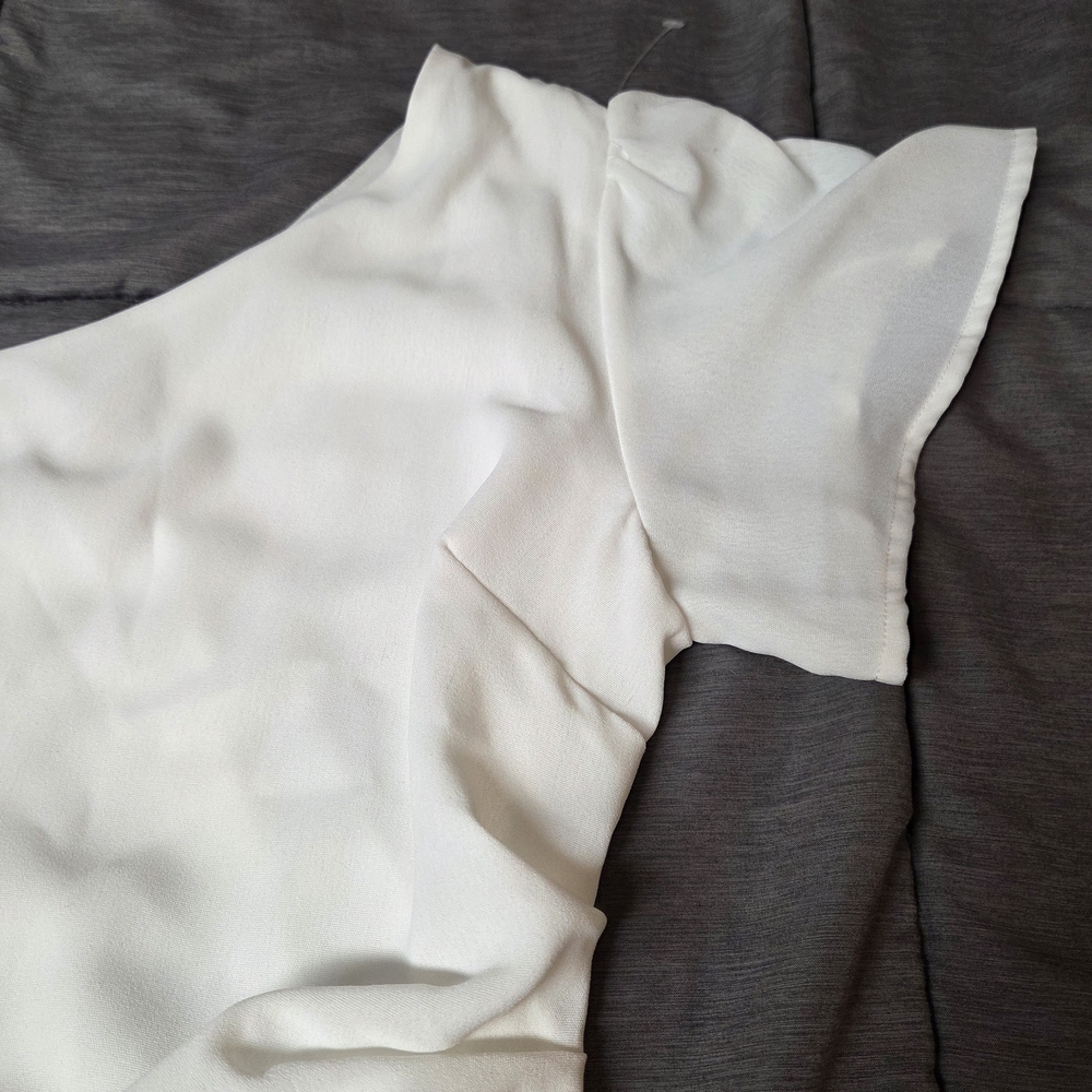 She + Sky White One Shoulder Dress - Picture 3 of 7